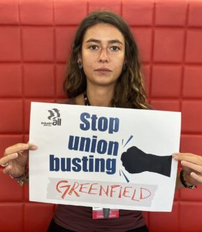 Protes action selfie IndustriALL