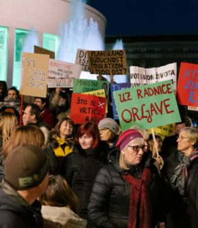 protest on womens day in solidarity with the Orljava workers